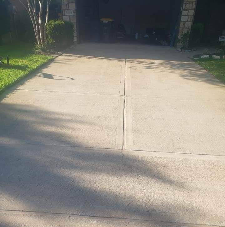 Finished garage floor using epoxy floor coating services